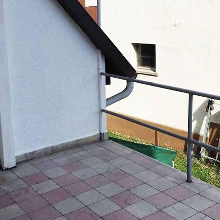 22B Grosse Wohnung Mit Balkon, Smarttv Und Wlan Korb Exterior photo